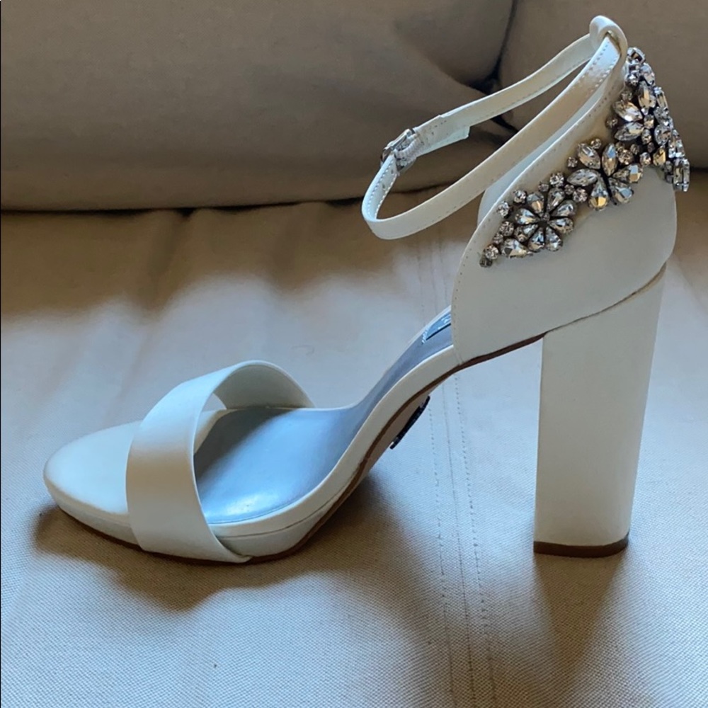 NEVER WORN Vera Wang Heels